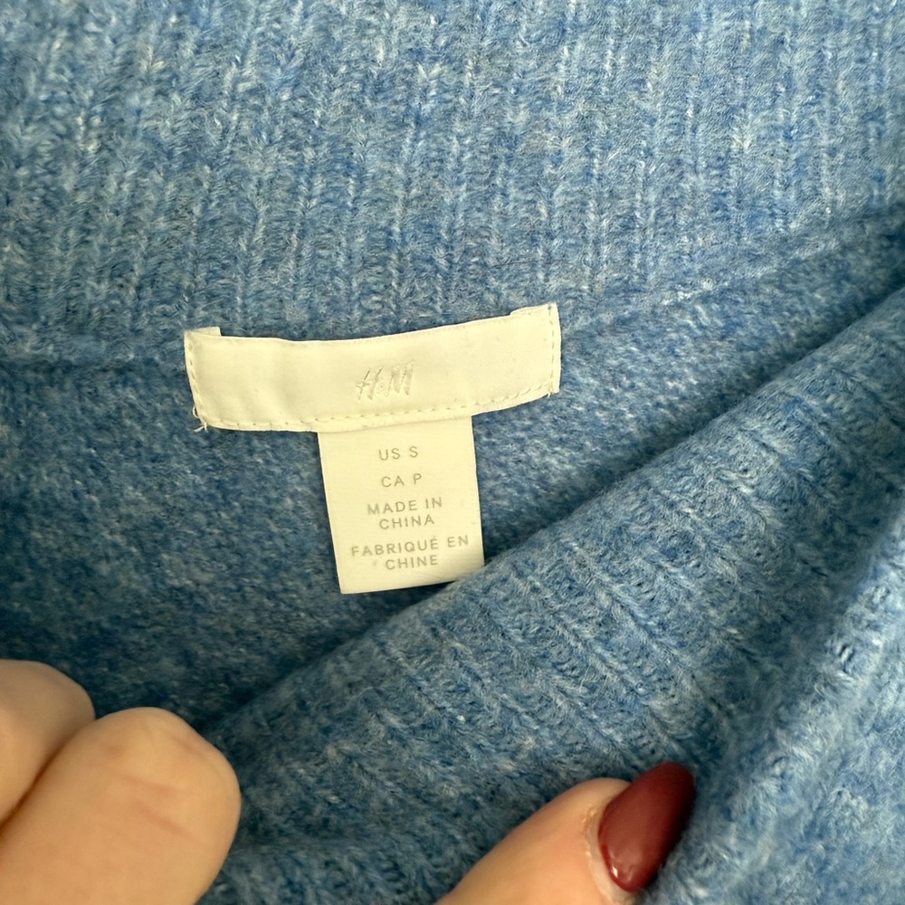 H&M Women's Soft Blue Knit Sweater